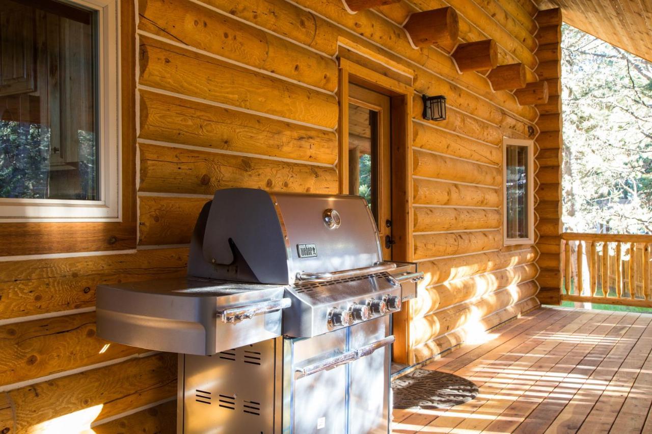 Lumberjack Lodge By Kabino Hot Tub Fire Pit Satellite Wifi Grill Large Porch Island Park Kültér fotó