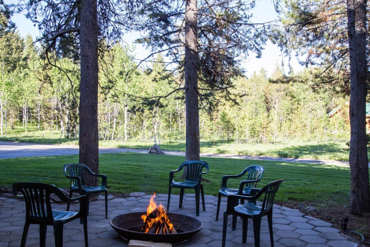 Lumberjack Lodge By Kabino Hot Tub Fire Pit Satellite Wifi Grill Large Porch Island Park Kültér fotó